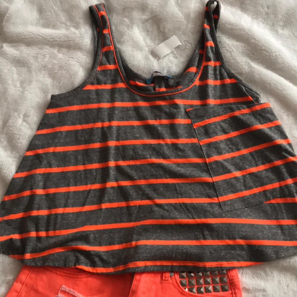 Swing tank